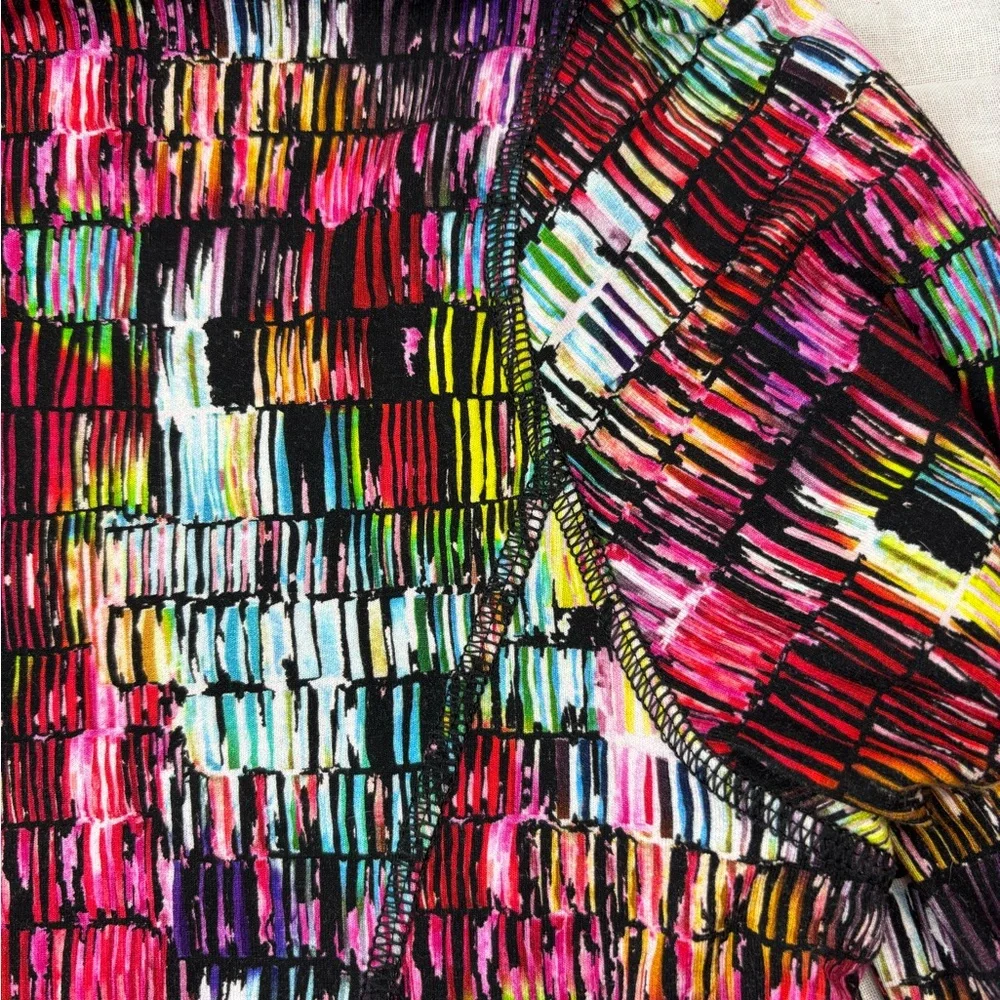 Snoskins L Classic Turtleneck Colorful Abstract Ski Layer Top - Picture 3 of 6